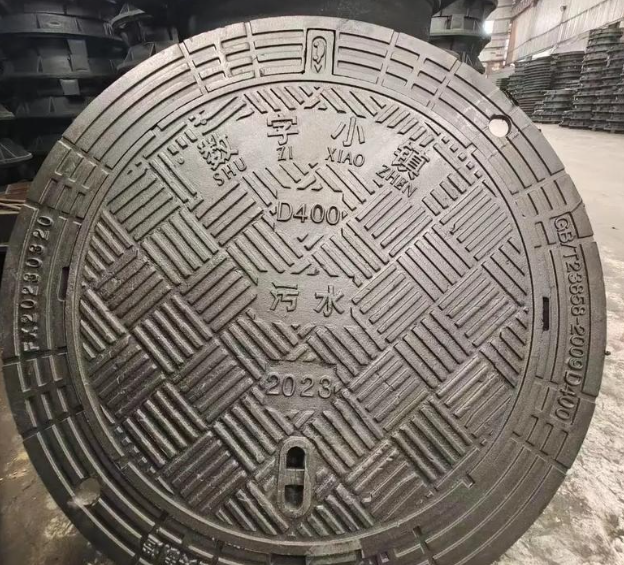 海丰球墨铸铁防沉降井盖展示